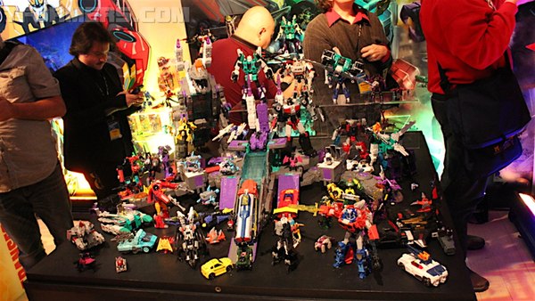 MORE Transformers Showroom Images Trypticon, Titans Return, Last Knight, Robots In Disguise  (60 of 60)